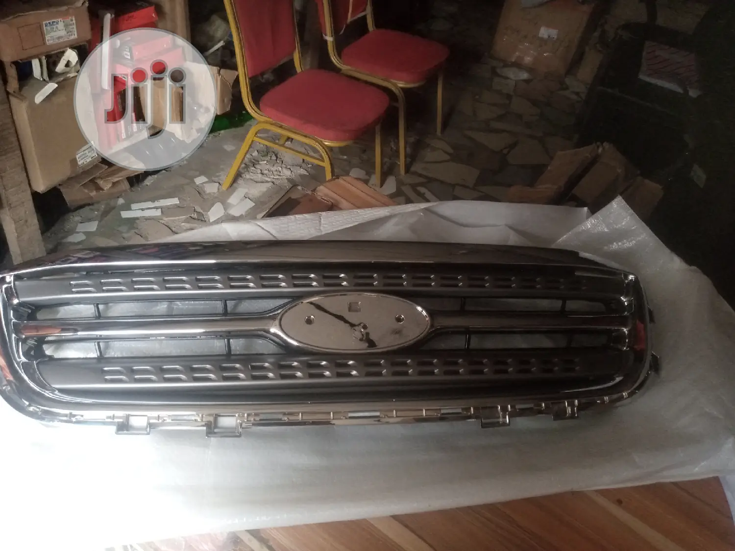 Front Grille Ford Taurus