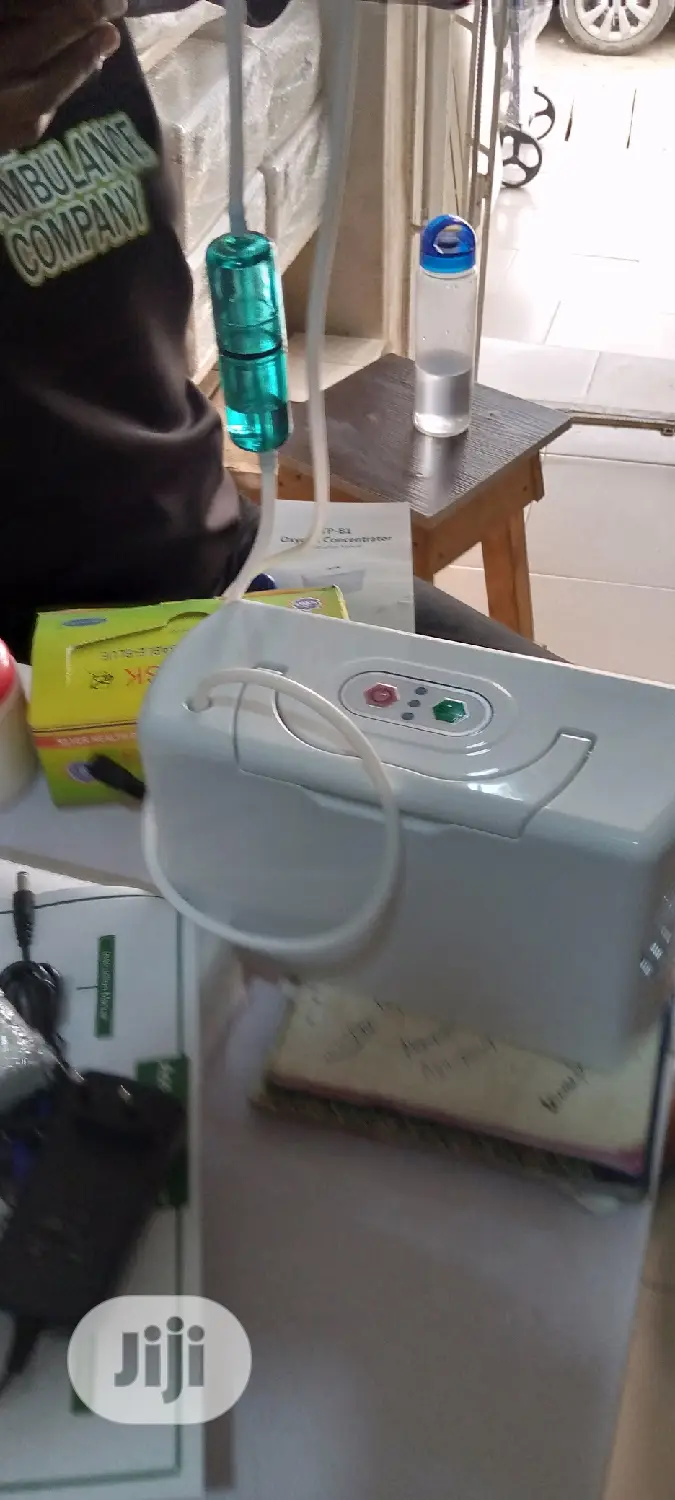 Oxygen Concentrator With Battery Backup