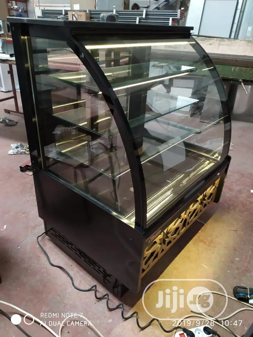Cake Display Chiller 4 Feets
