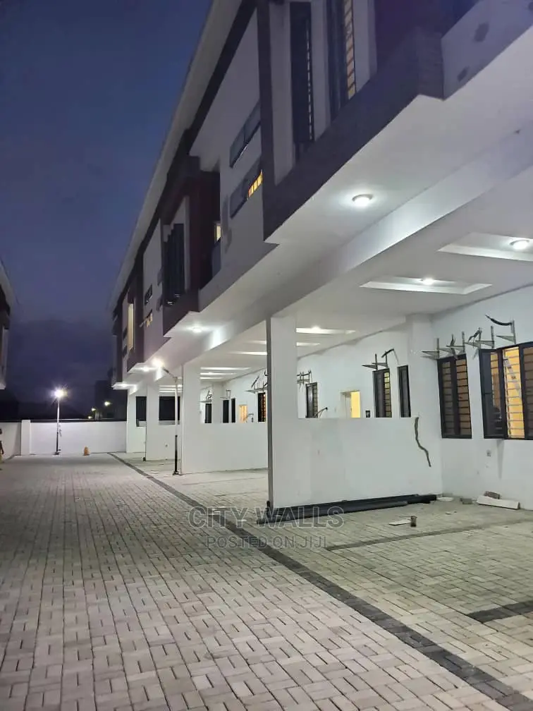 4bdrm Townhouse / Terrace in Spring Garden, Chevron for rent