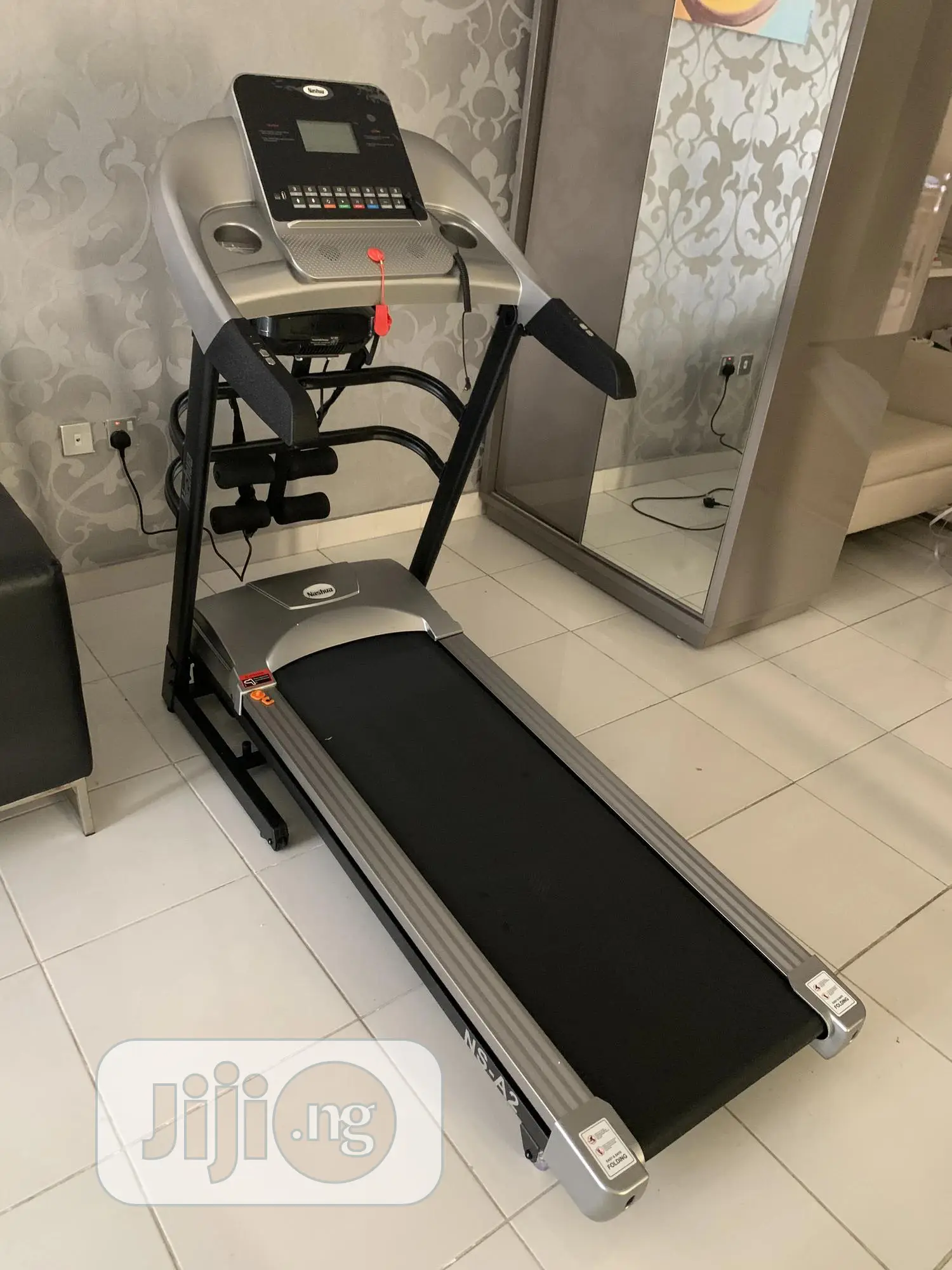 2.5hp Treadmill With Massager and Sit Up