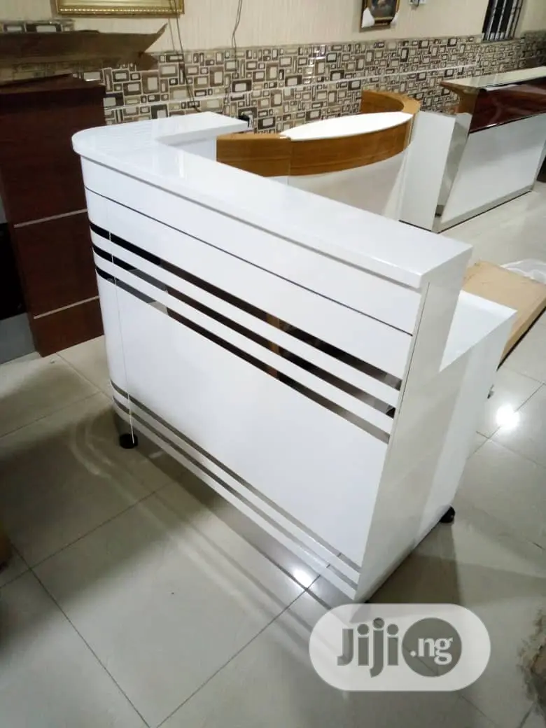 High Quality White Receptionist Office Table