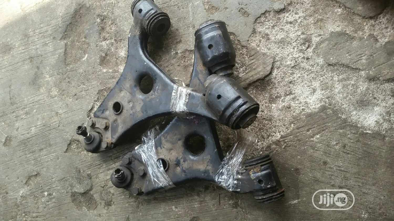 Lower Arm for Mercedes-Benz B-Class.