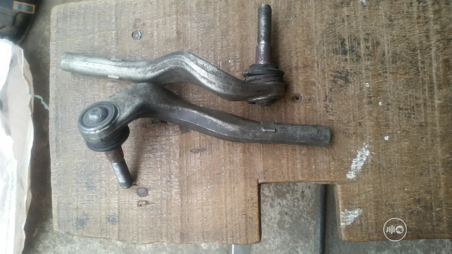 Tie Rods for Mercedes Benz S550.
