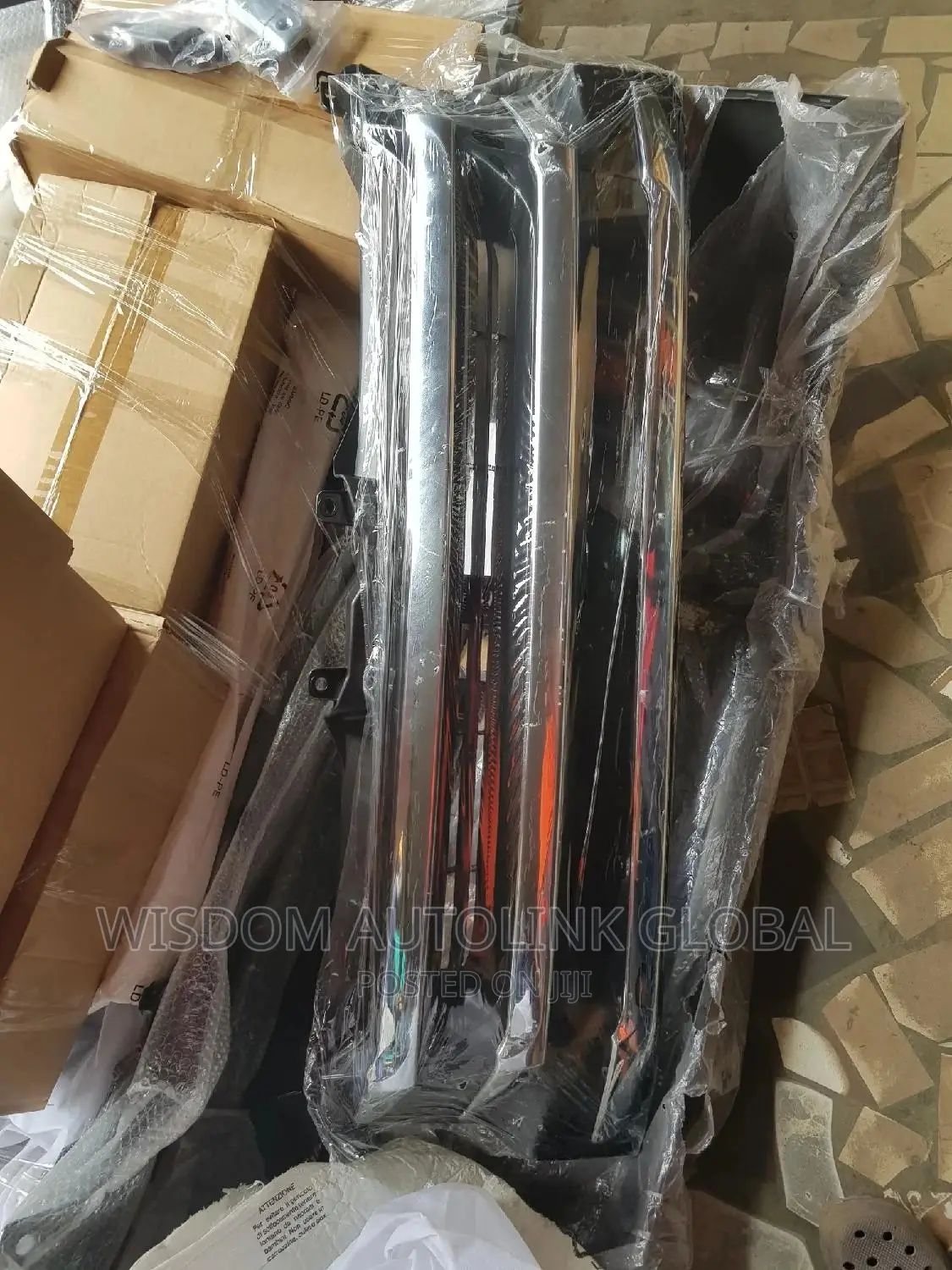 Front Grill for Toyota Hiace(Hummer Bus) 2010 3 Steps
