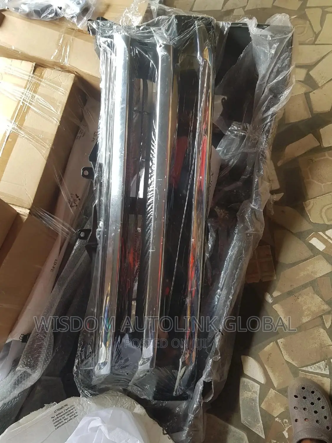 Front Grill for Toyota Hiace(Hummer Bus) 2010 3 Steps