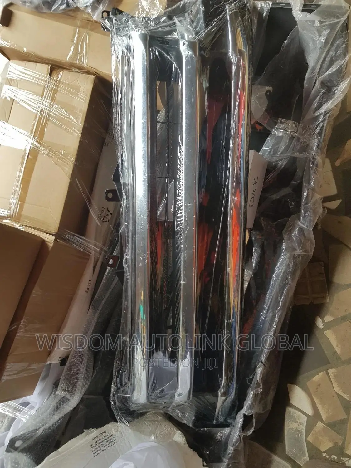 Front Grill for Toyota Hiace(Hummer Bus) 2010 3 Steps