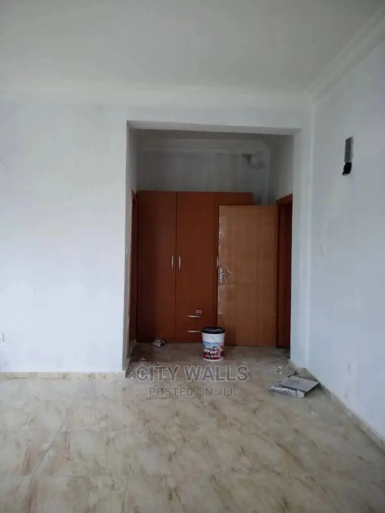 2bdrm Apartment in Chevron for rent
