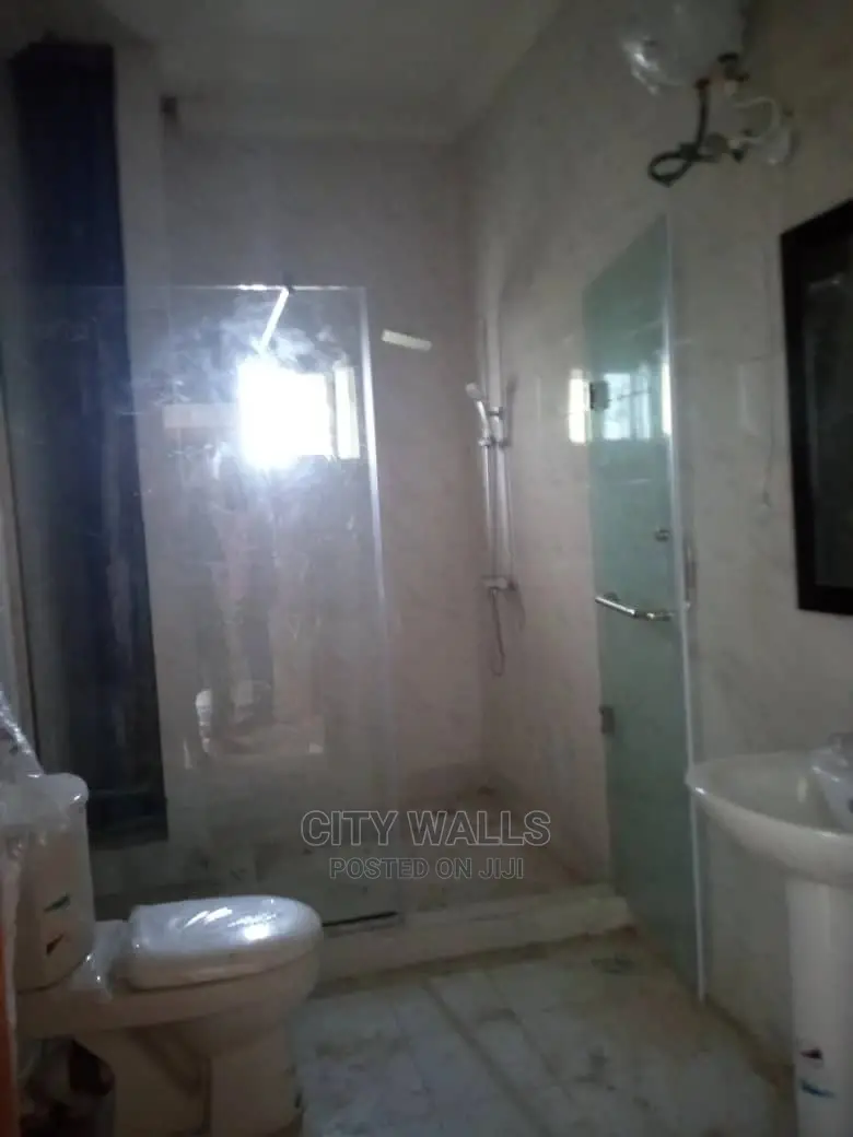 2bdrm Apartment in Chevron for rent