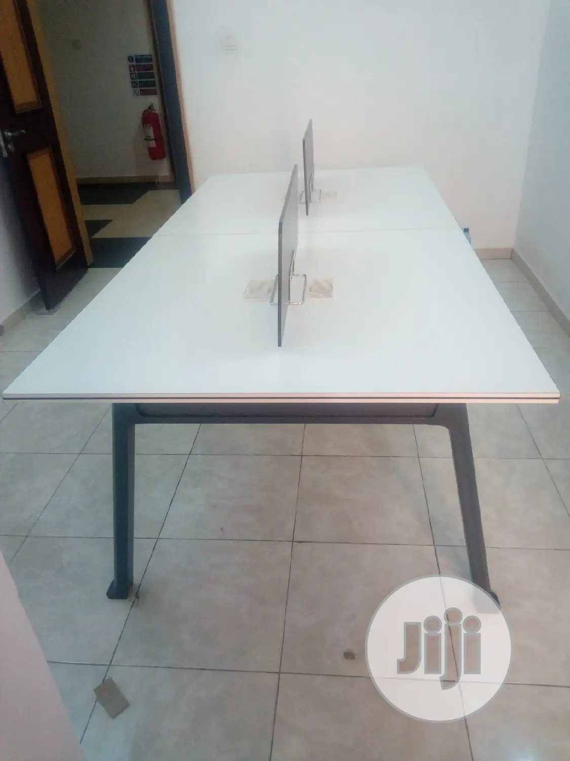 White 4-Man Workstation With Metal Legs