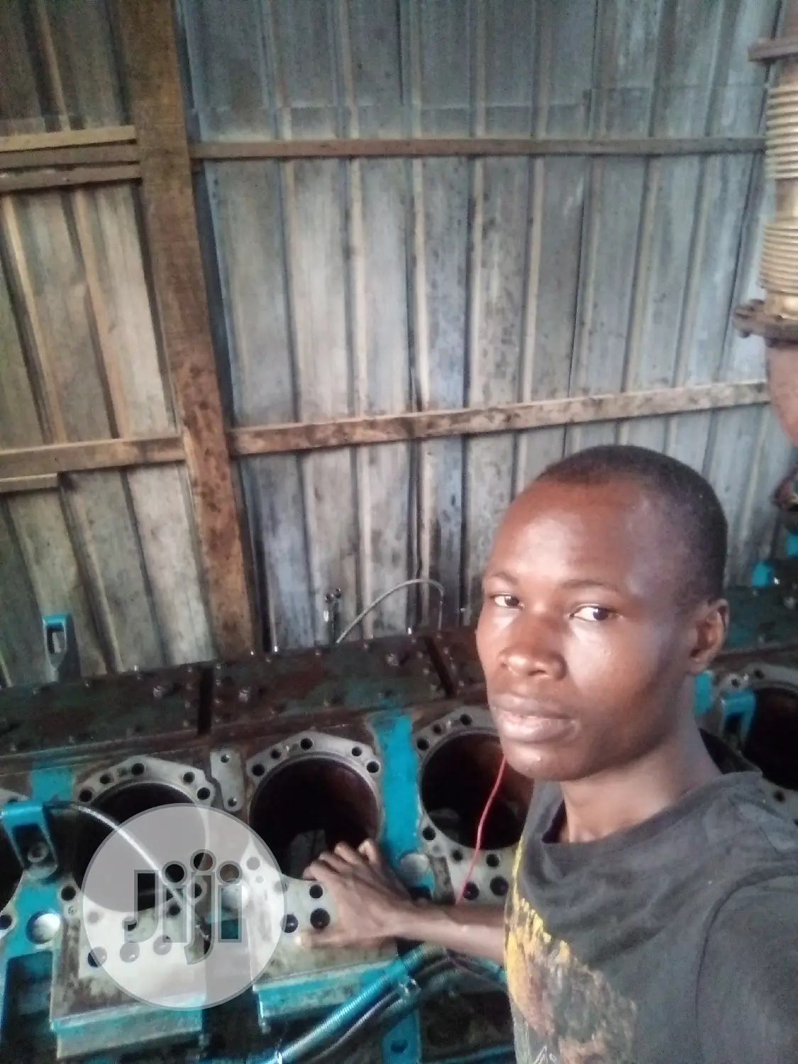Repair of Heavy Duty Generators Such Cummins Perkins