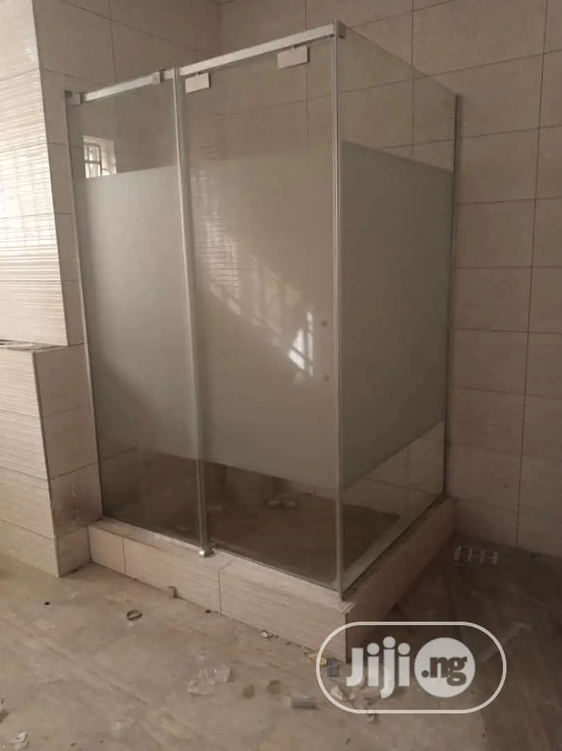 Shower Cubicle (Special)