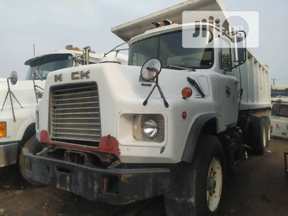 Newly Arrived Mack Ten Tyres Tipper Truck DM Axle 24valves