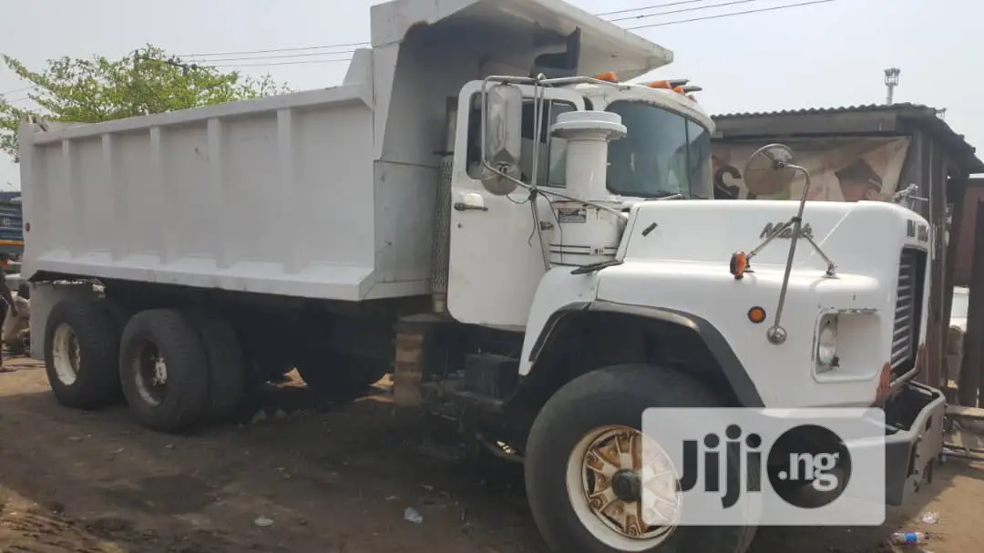 Newly Arrived Mack Ten Tyres Tipper Truck DM Axle 24valves