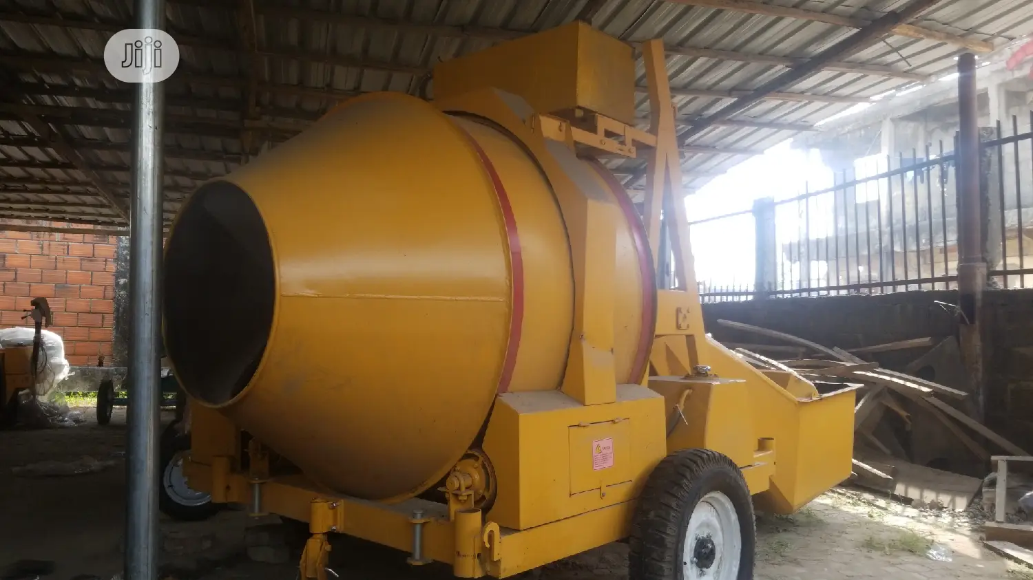 Hydraulic Reversible Drum Selfload Concrete Mixer