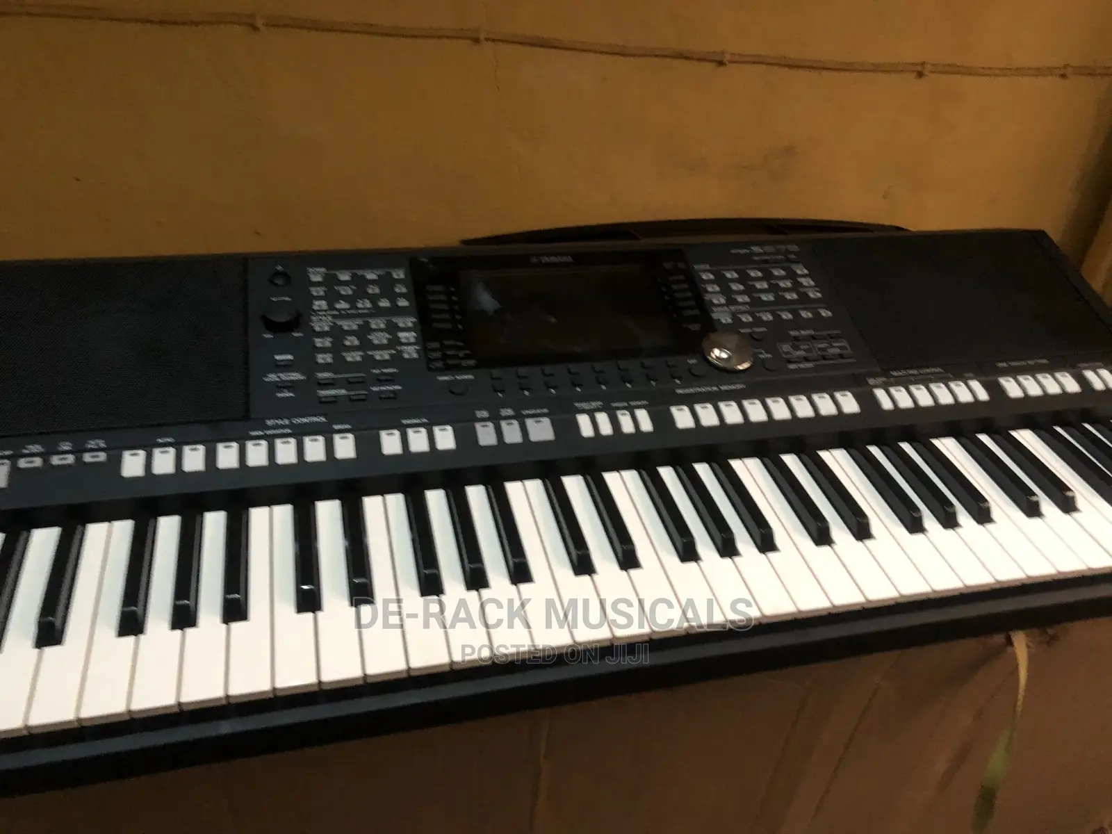 The Best Professional Keyboard Yamaha PSR S975 Model