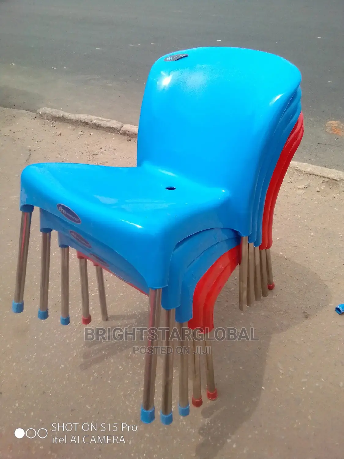 Strong Plastic Chair With Metal Legs