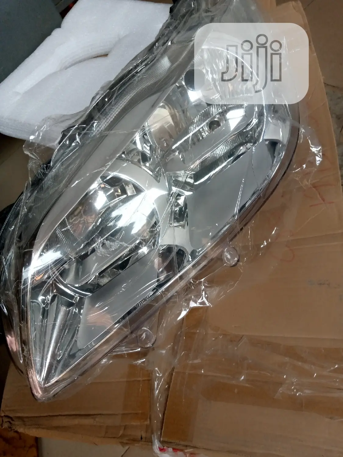Headlight for Peogout 301