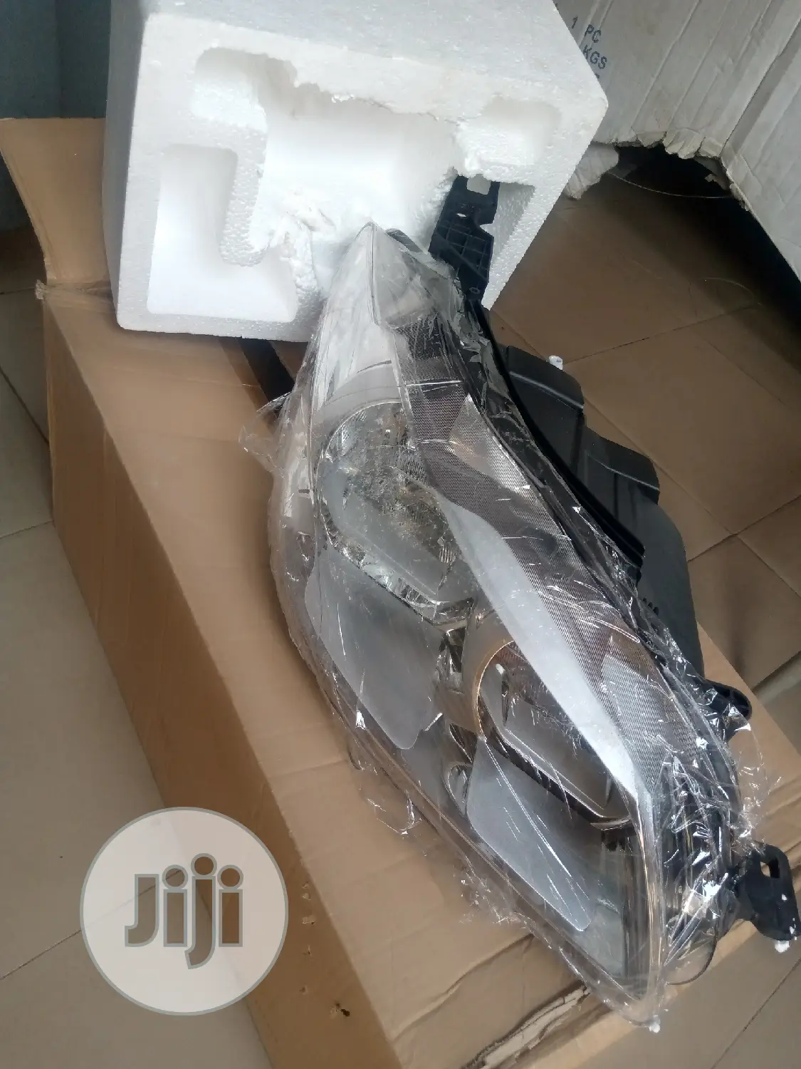 Headlight for Peogout 301