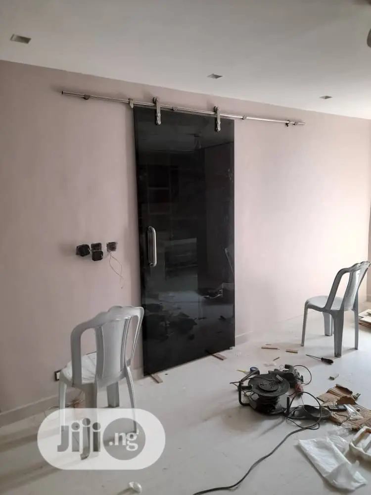 10mm Tampered Grey Glass Door