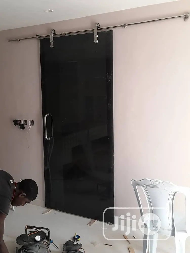 10mm Tampered Grey Glass Door