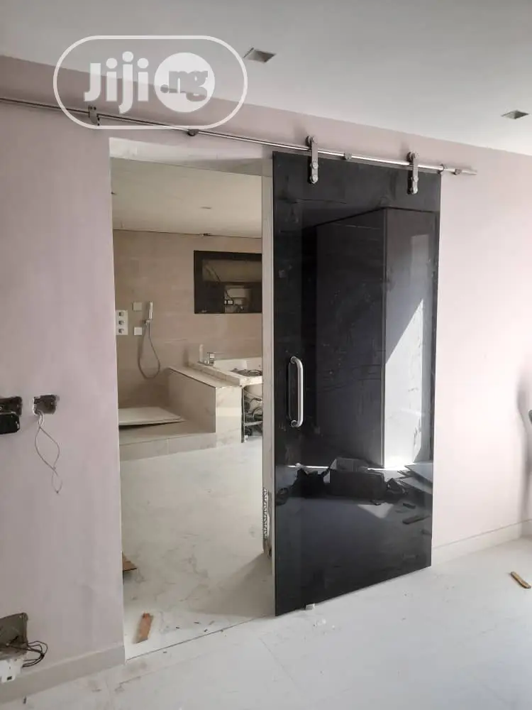 10mm Tampered Grey Glass Door