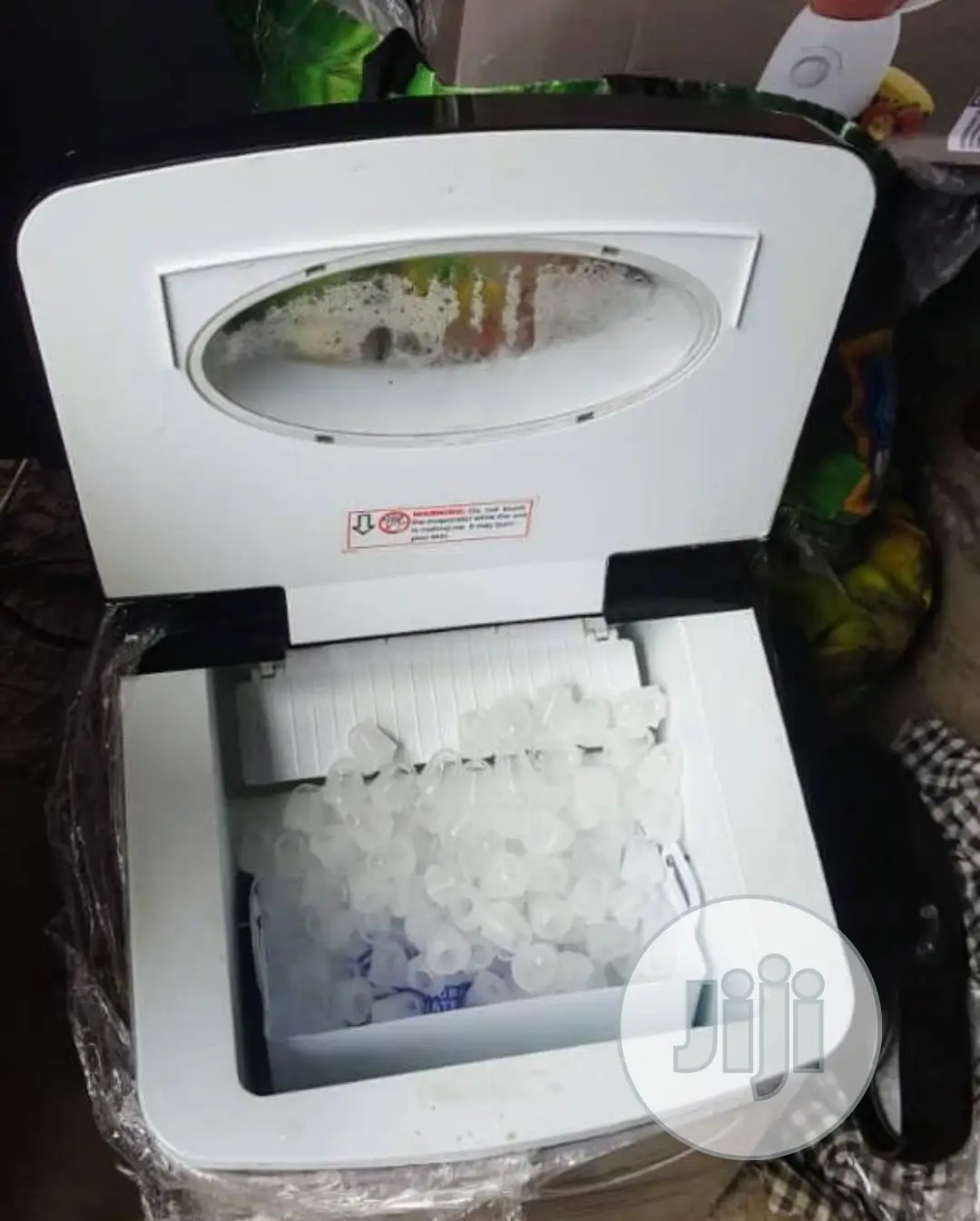 Domestic Ice Cube Maker