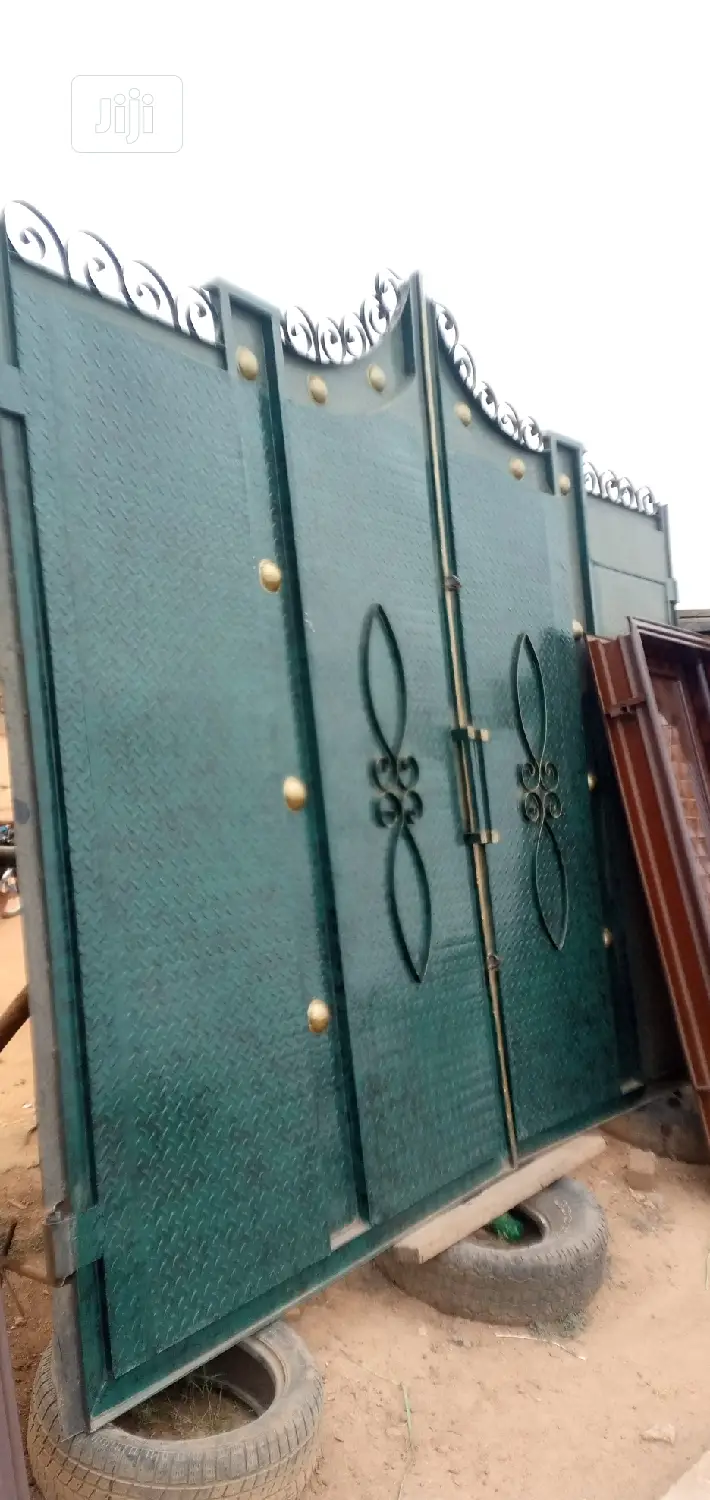 A Giant and Standard 12ft by 8ft Gate for Sale.100% Quality