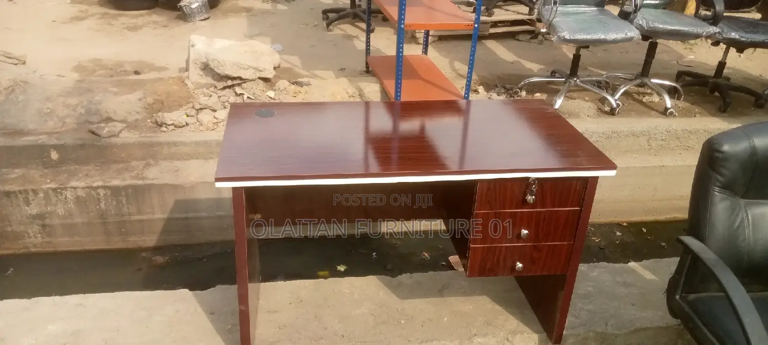 4fit/2fit Newly Made Office Table