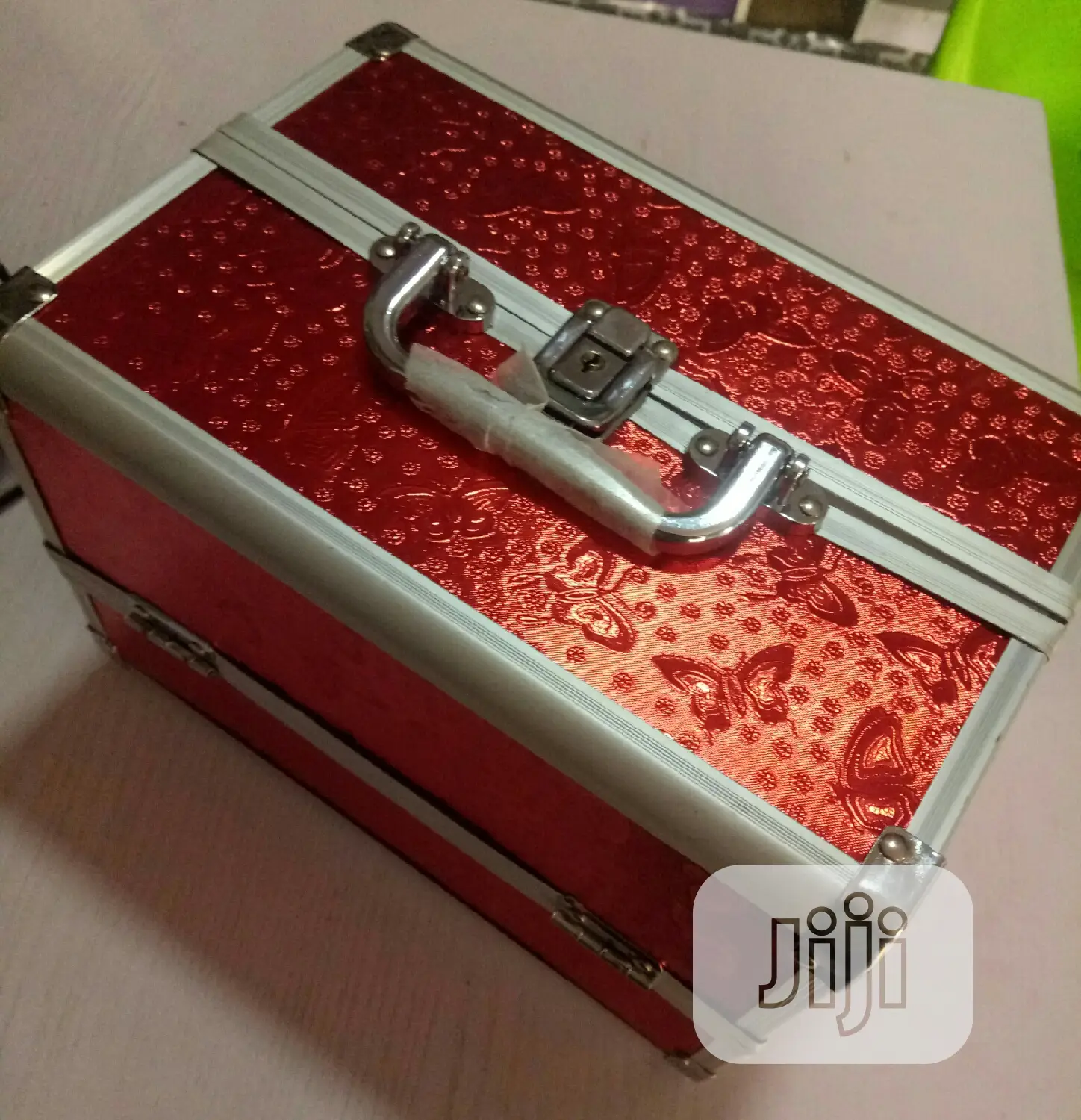 Queen Exotic Jewelry Box - Red
