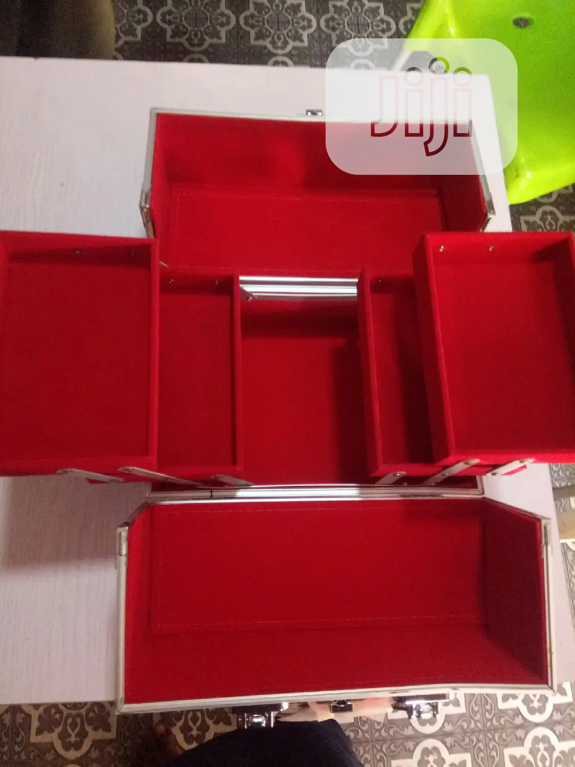 Queen Exotic Jewelry Box - Red