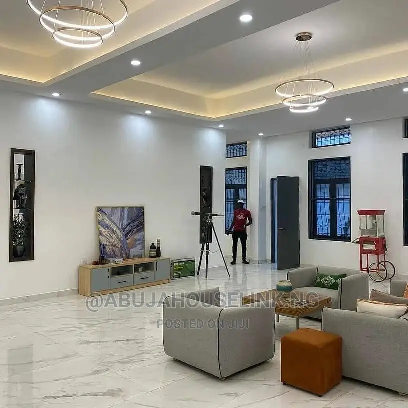 Furnished 7bdrm Mansion in Gwarimpa Estate, Gwarinpa for sale