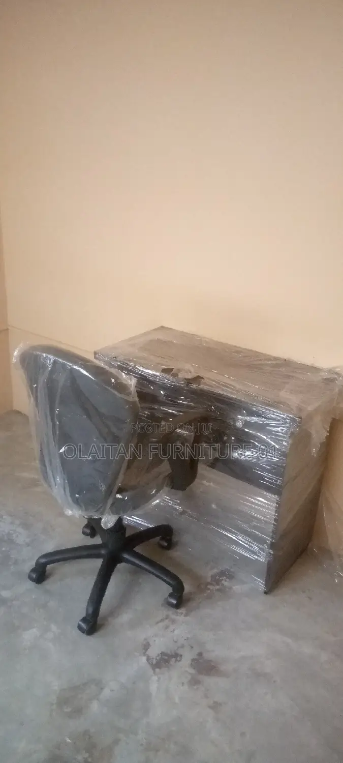 Reading Table Swivel Tokubo Chair