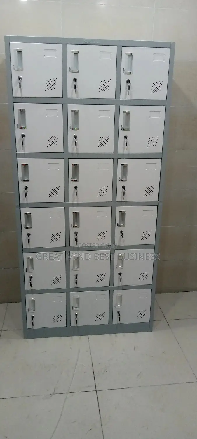 By 18 Doors Metal Lockers