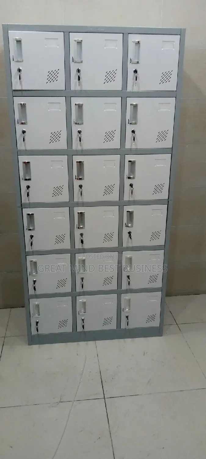 By 18 Doors Metal Lockers