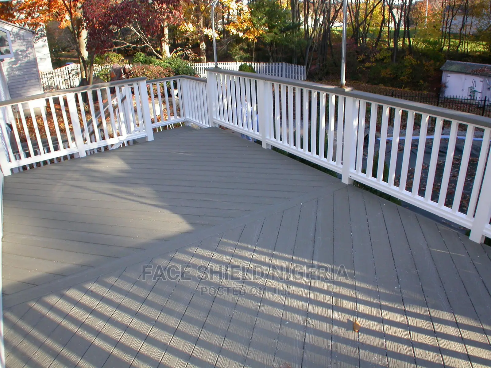 Dark Wood Grain Grand Oak Composite Decking
