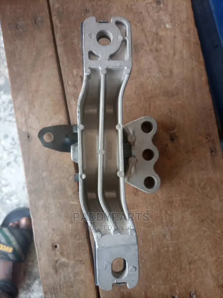 Chevrolet Captiva Engine Mount/ Seat