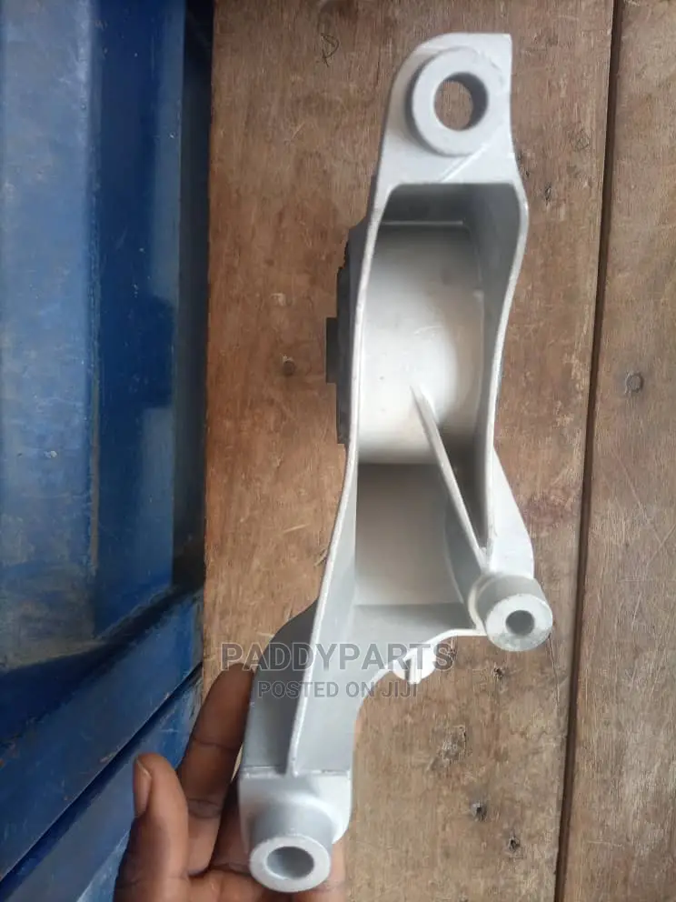 Chevrolet Captiva Engine Mount/ Seat