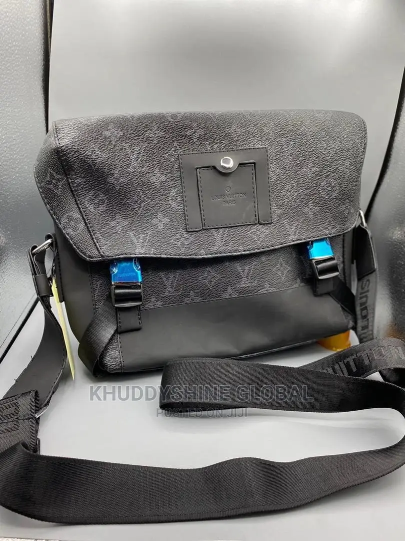LOUIS VUITTON Men's Messenger PM Voyager