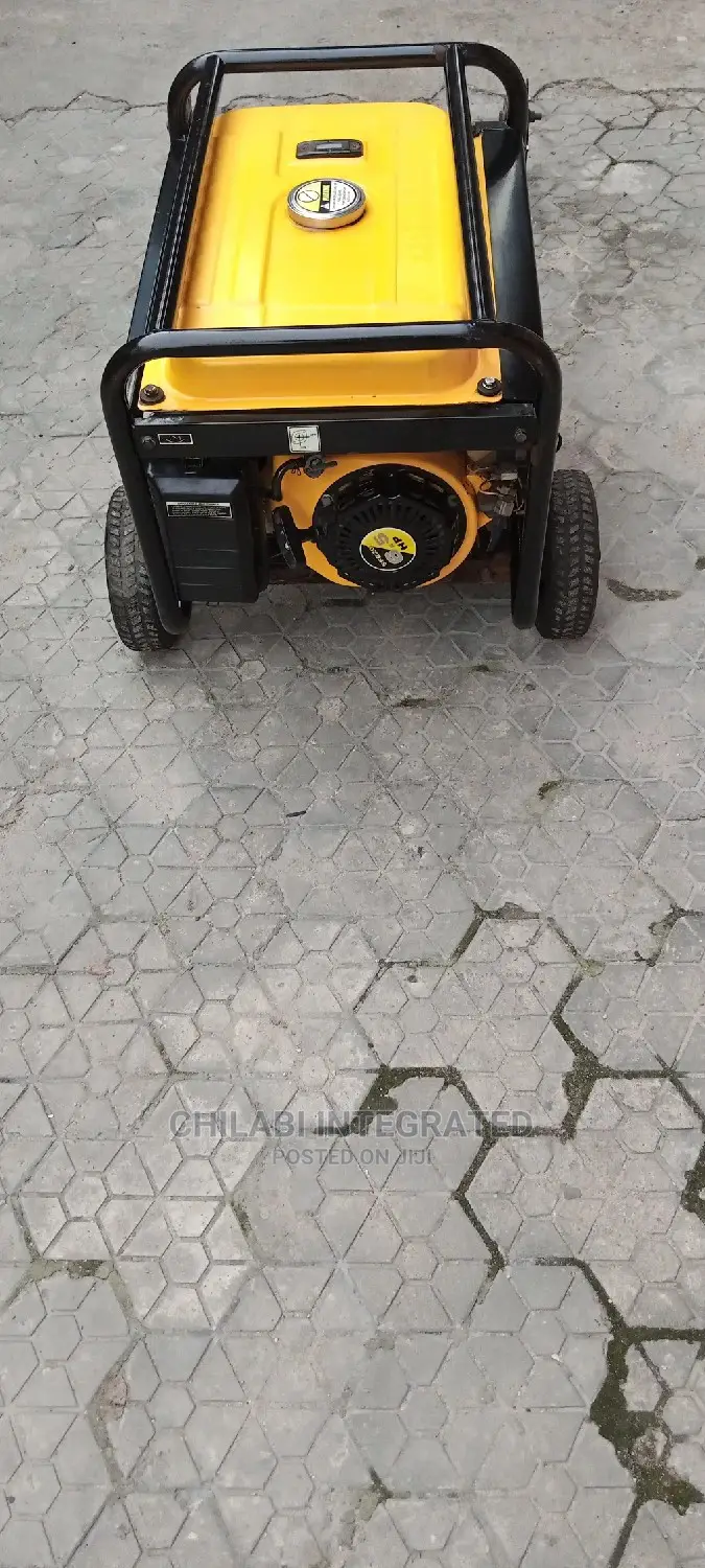 Almost New 2.8KVA SUMEC FIRMAN Spg3000e2 Key-Starter Gen Set