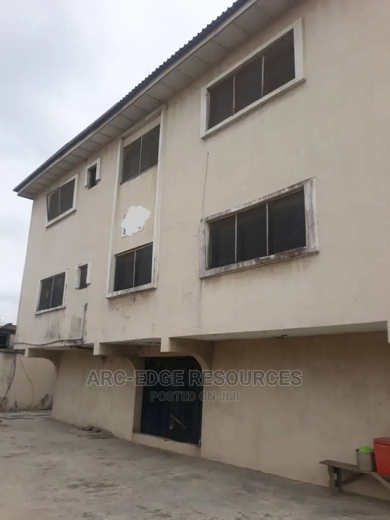 Commercial Block of 6flats of 3bedrooms With Big Warehouse