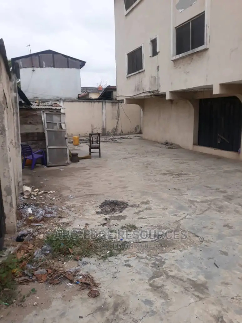 Commercial Block of 6flats of 3bedrooms With Big Warehouse