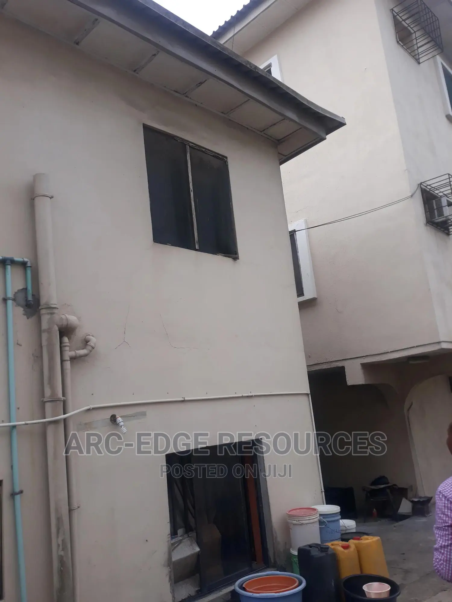 Commercial Block of 6flats of 3bedrooms With Big Warehouse