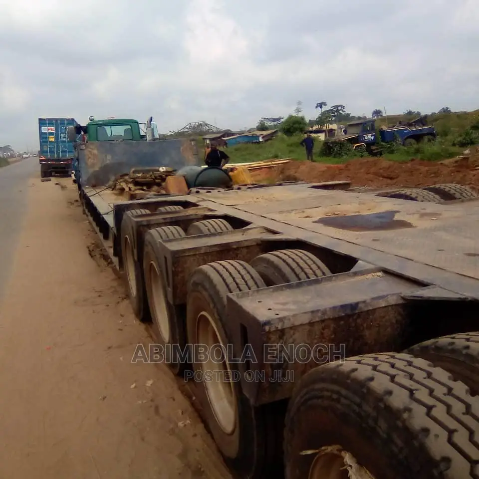 Flat Low Bed Trucks for Hire