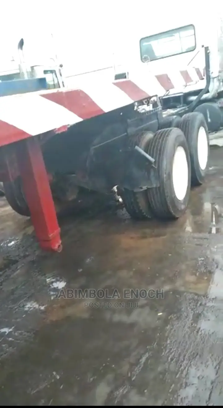 Flat Low Bed Trucks for Hire