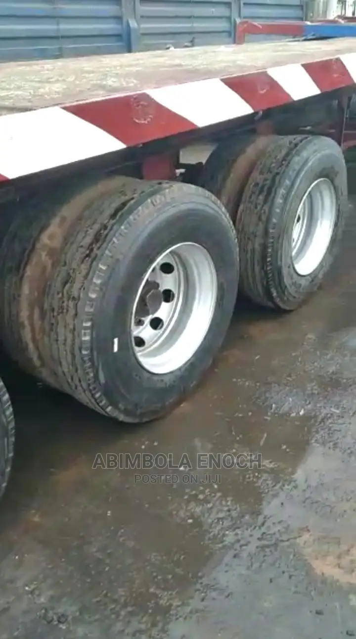 Flat Low Bed Trucks for Hire
