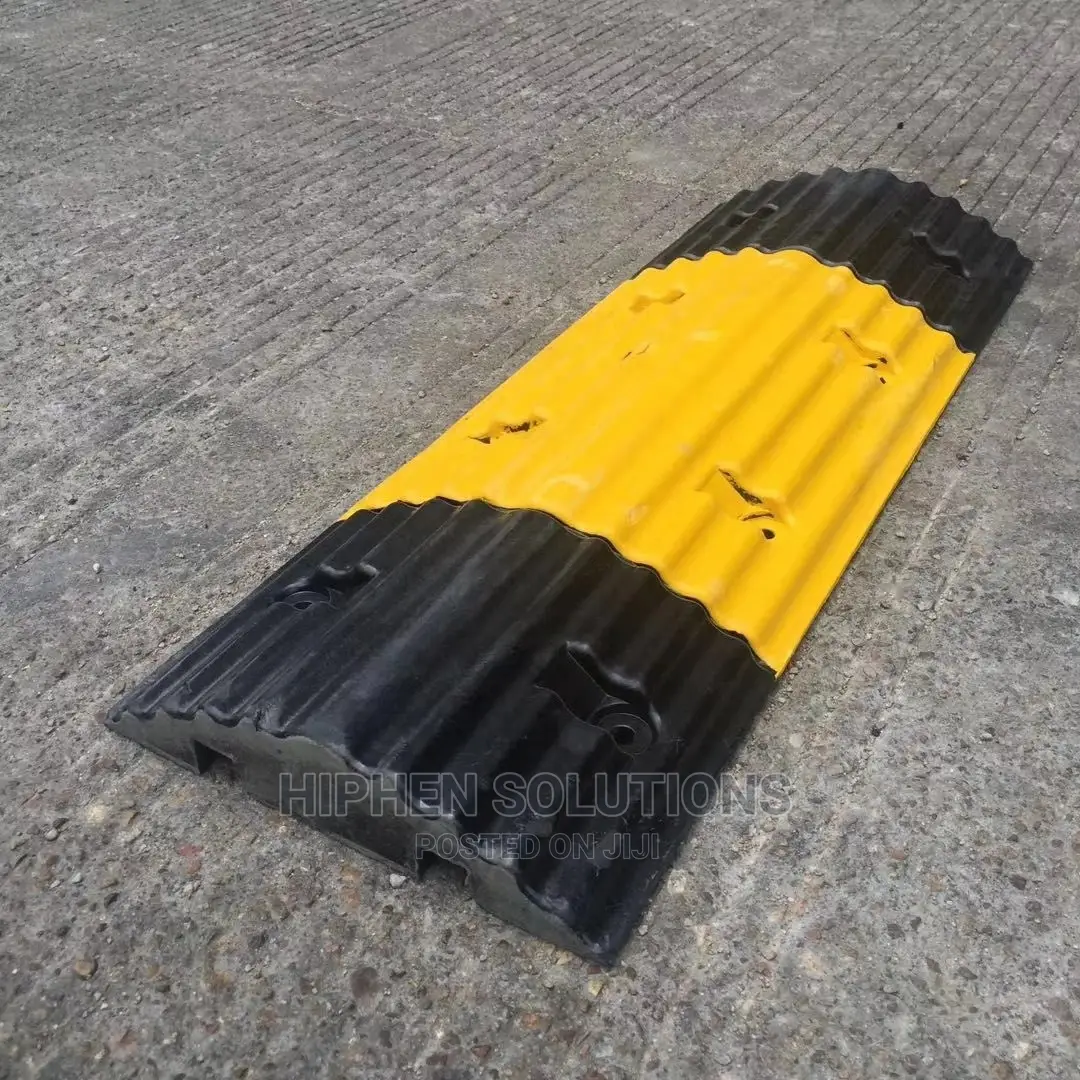 Yellow and Black Sales Rubber Speed Bump