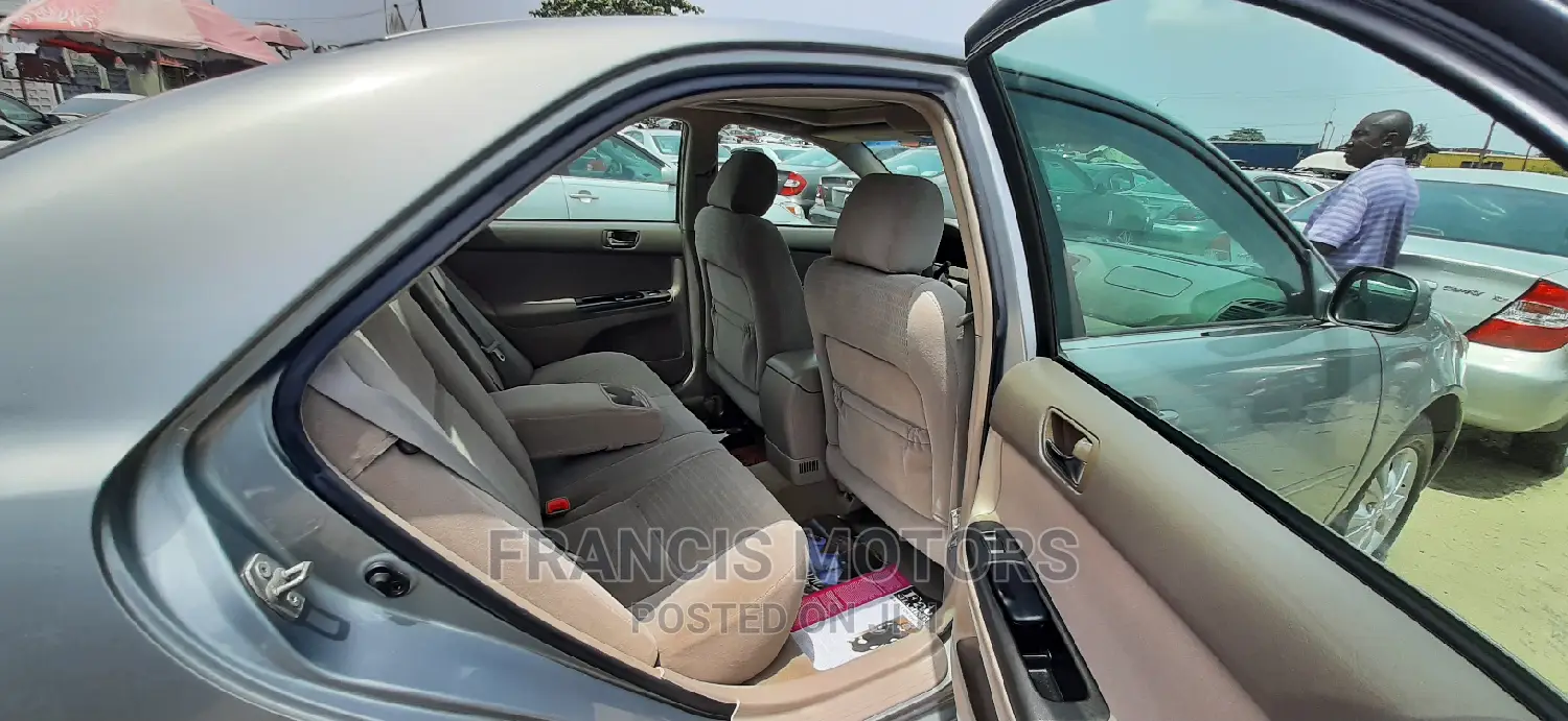 Toyota Camry 2005 Gray