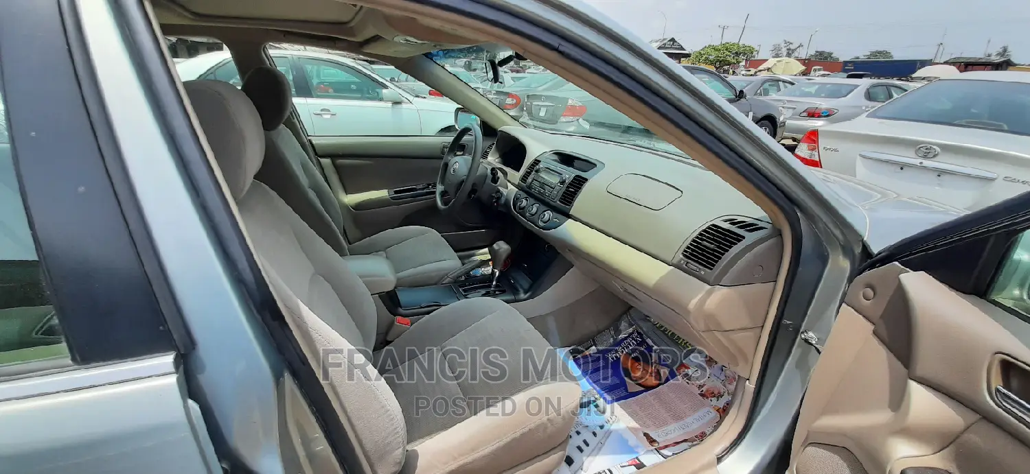Toyota Camry 2005 Gray