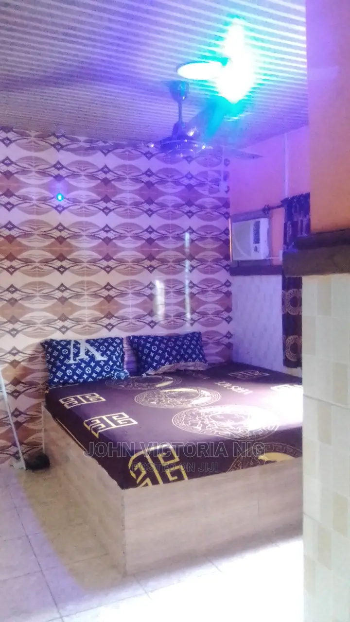 Furnished 10bdrm Chalet in Igbudu Estate, Oko Afo for sale